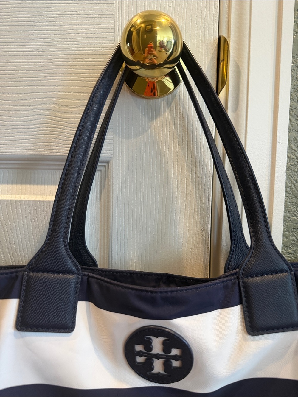 Tory Burch Ella Striped Packable Shoulder Bag - Picture 7 of 16